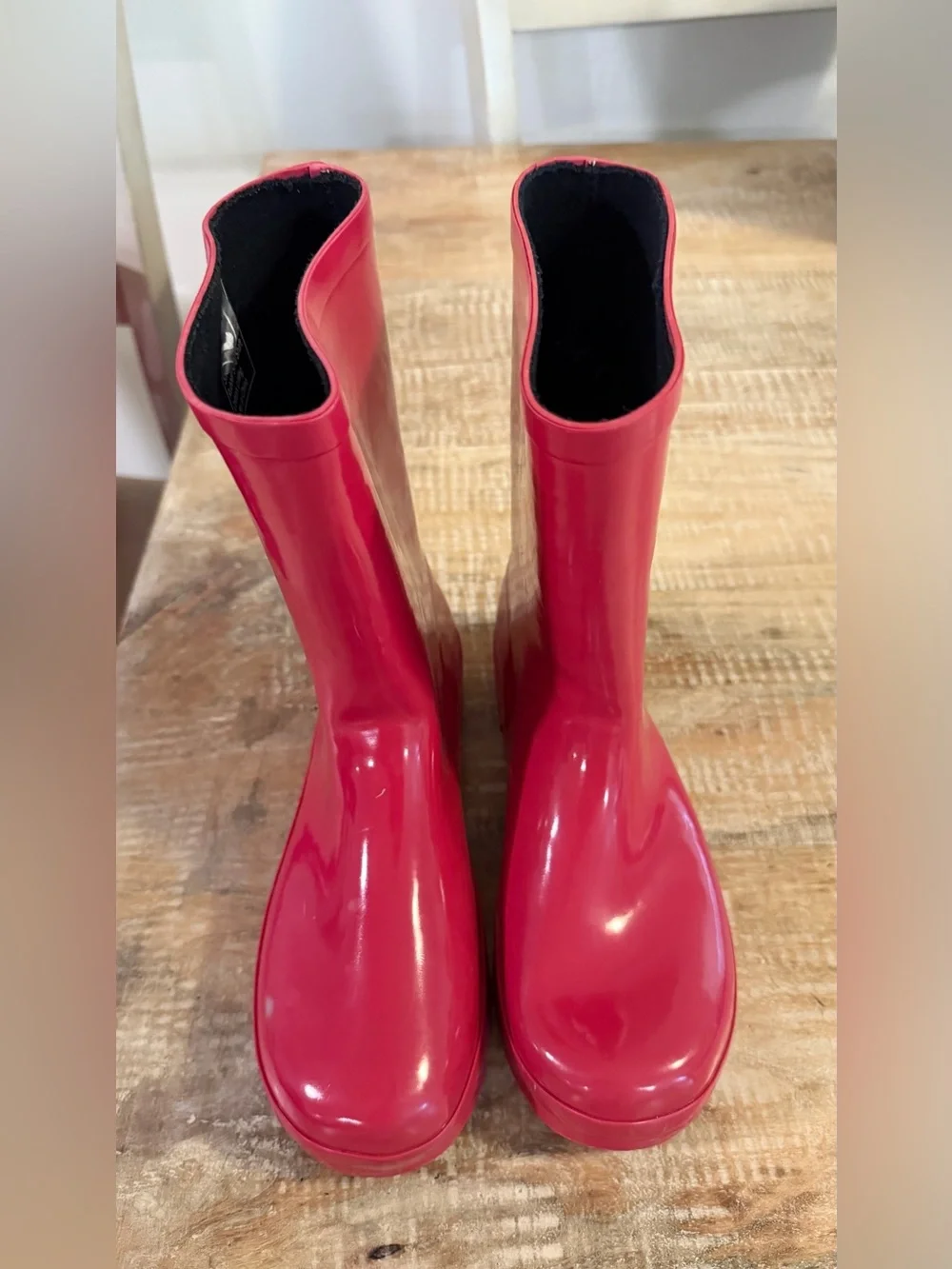 Girls pink Roma rain boots size 3